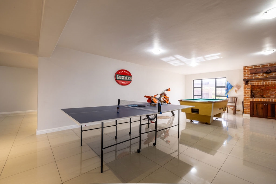 6 Bedroom Property for Sale in Stellenbosch Farms Western Cape